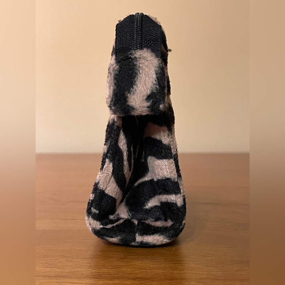 Kate Spade, Vintage Fuzzy Faux Fur Animal Print Pouch - Picture 10 of 12